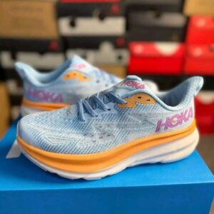 Hokas Shoes – 200 pairs (€1,200)